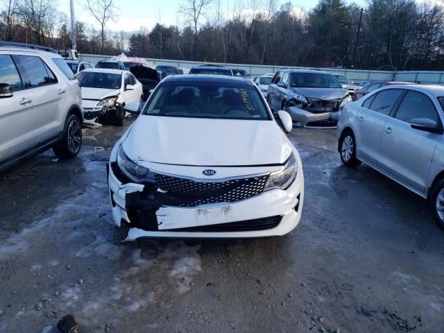 5XXGU4L39GG098826 - 2016 KIA OPTIMA EX WHITE photo 5