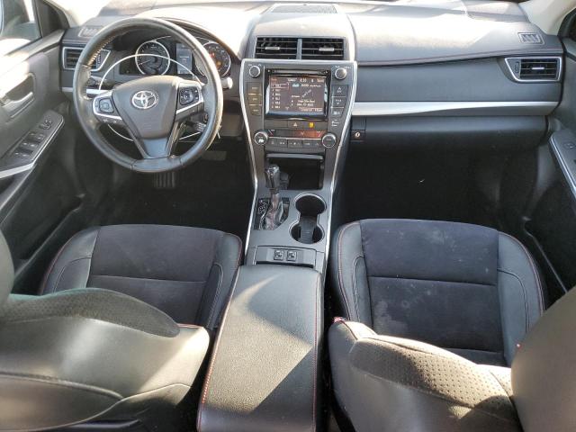 4T1BF1FK0FU496887 - 2015 TOYOTA CAMRY LE ვერცხლისფერი ფოტო 8