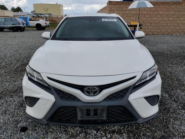 JTNB11HK7J3036541 - 2018 TOYOTA CAMRY L WHITE photo 5