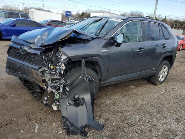 4T3R6RFV9LU005677 - 2020 TOYOTA RAV4 XLE GRAY photo 1