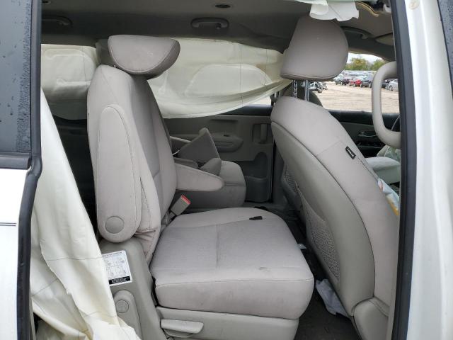 KNDMA5C12K6511192 - 2019 KIA SEDONA L WHITE photo 11