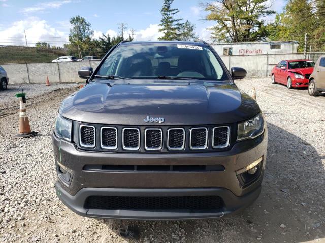 3C4NJDBB4KT849935 - 2019 JEEP COMPASS LATITUDE فحمي صورة 5