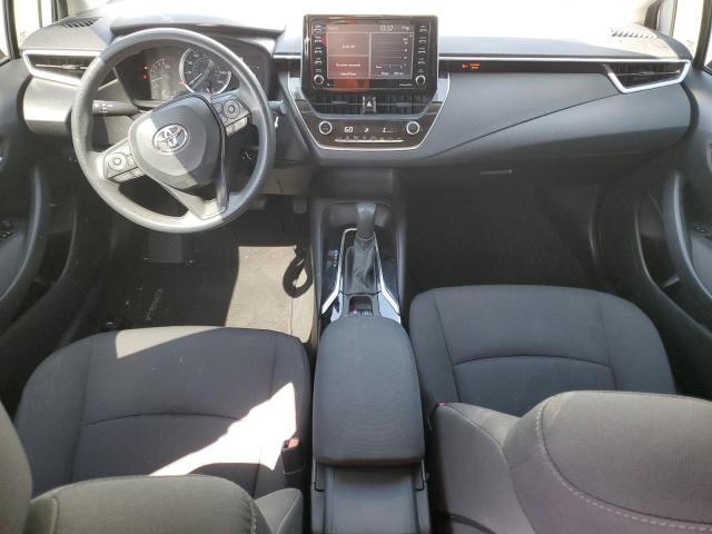 5YFEPMAE3MP226175 - 2021 TOYOTA COROLLA LE თეთრი ფოტო 8