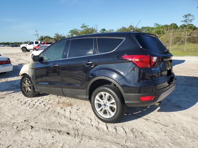 1FMCU0GD1KUA98618 - 2019 FORD ESCAPE SE Schwarz Foto 2