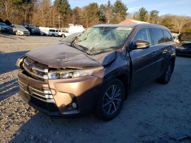 5TDJZRFH7HS427616 - 2017 TOYOTA HIGHLANDER SE BROWN photo 1