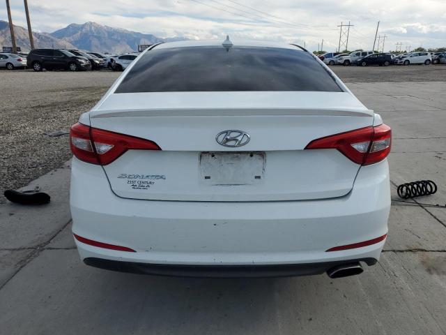 5NPE24AF6FH217056 - 2015 HYUNDAI SONATA SE WHITE photo 6