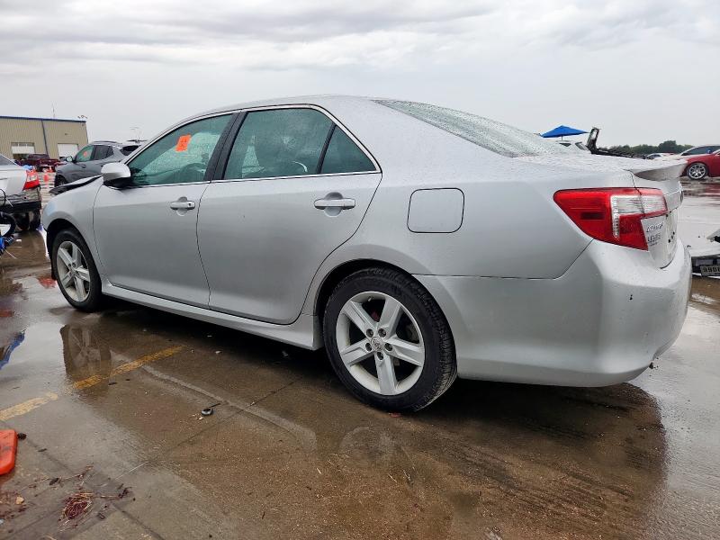 4T1BF1FK1CU171113 - 2012 TOYOTA CAMRY BASE Srebrny zdjęcie 2