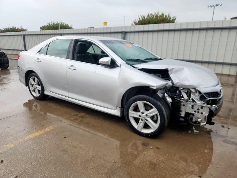 4T1BF1FK1CU171113 - 2012 TOYOTA CAMRY BASE Srebrny zdjęcie 4