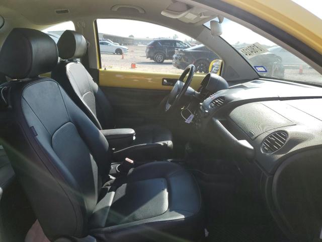 3VWPW3AG5AM020931 - 2010 VOLKSWAGEN NEW BEETLE YELLOW photo 10