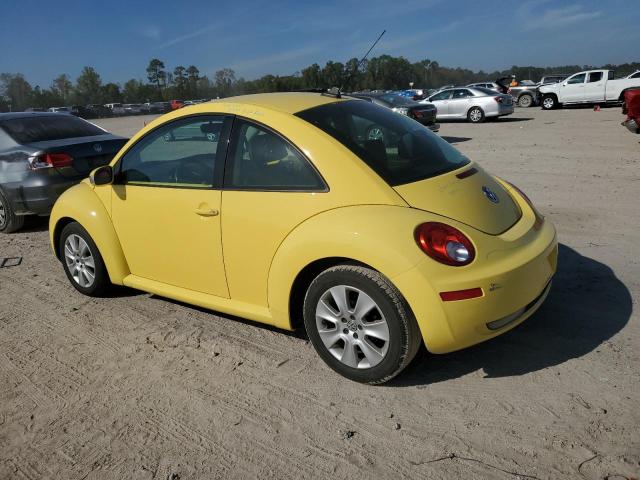 3VWPW3AG5AM020931 - 2010 VOLKSWAGEN NEW BEETLE YELLOW photo 2