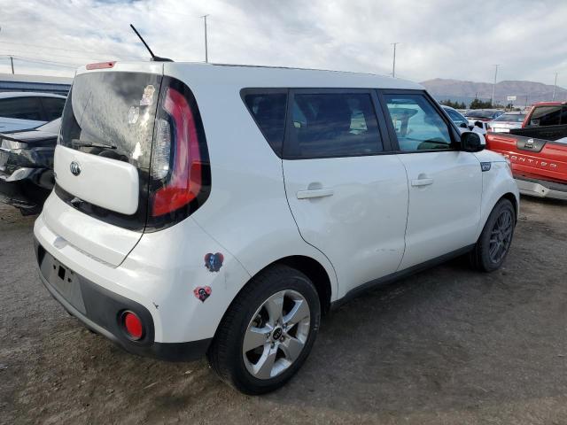 KNDJN2A21J7536790 - 2018 KIA SOUL WHITE photo 3