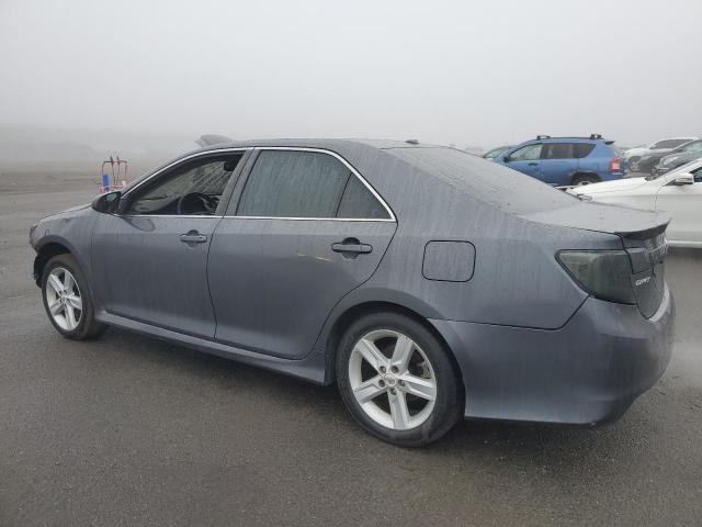 4T1BF1FKXCU575172 - 2012 TOYOTA CAMRY BASE GRAY photo 2