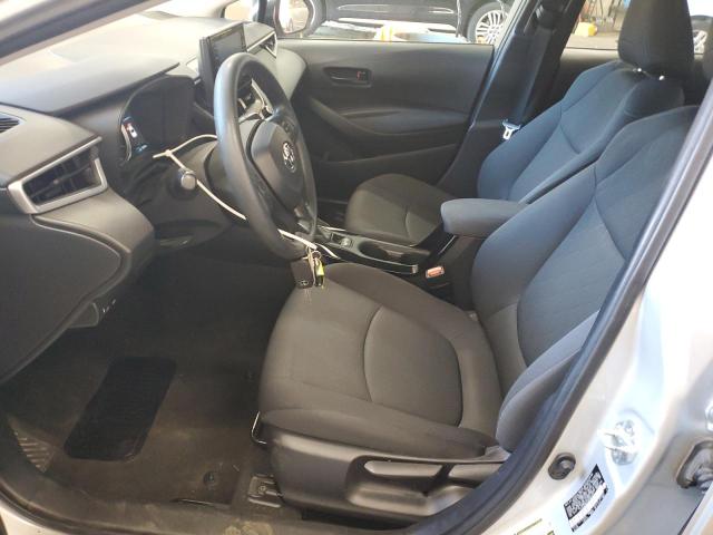5YFEPMAE2NP367076 - 2022 TOYOTA COROLLA LE Gümüş foto 7