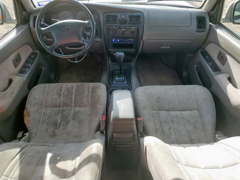 JT3GN86R220223457 - 2002 TOYOTA 4RUNNER SR5 米色 照片 8