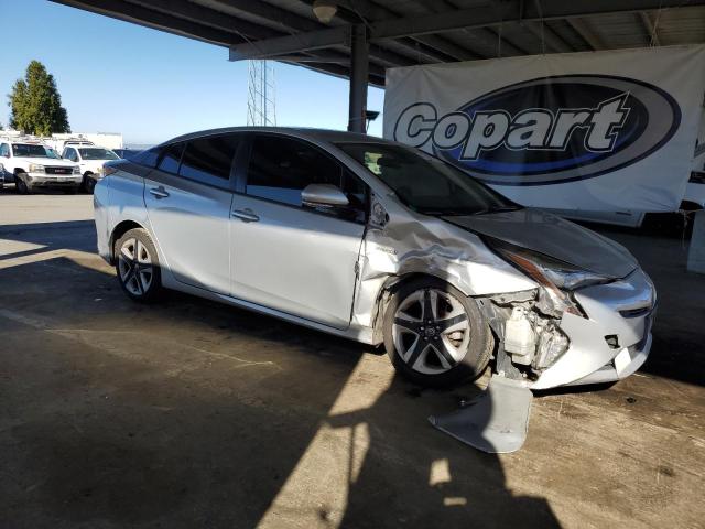 JTDKARFUXG3008717 - 2016 TOYOTA PRIUS SILVER photo 4