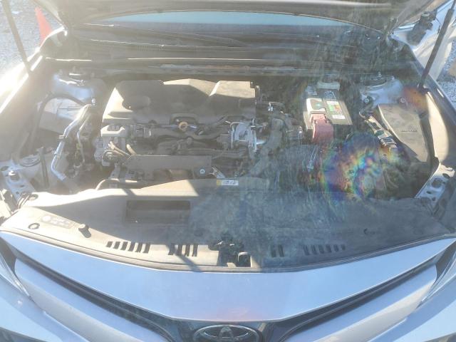 4T1B11HK2JU577667 - 2018 TOYOTA CAMRY L SILVER photo 11