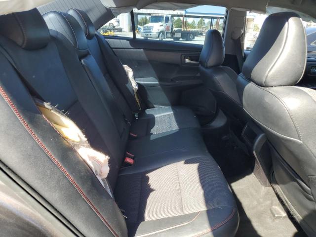 4T1BF1FK9HU666540 - 2017 TOYOTA CAMRY LE ნაცრისფერი ფოტო 10