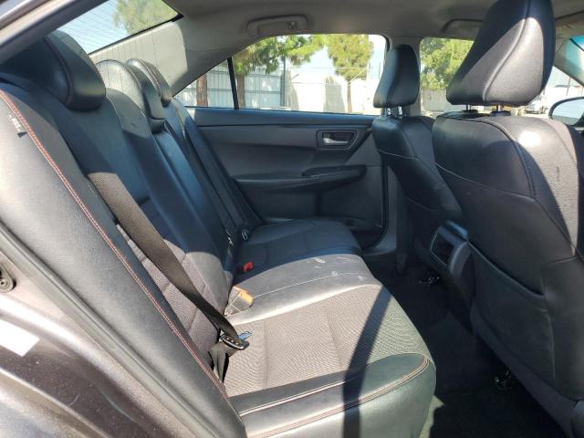 4T1BF1FK8GU513579 - 2016 TOYOTA CAMRY LE 灰色 照片 10