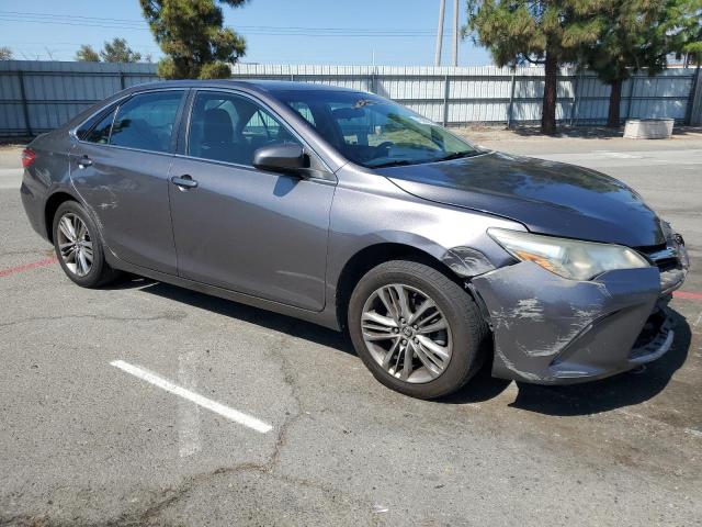 4T1BF1FK8GU513579 - 2016 TOYOTA CAMRY LE 灰色 照片 4