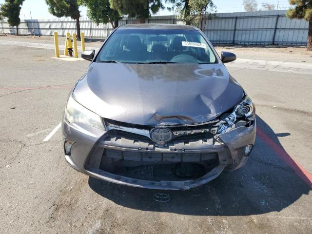 4T1BF1FK8GU513579 - 2016 TOYOTA CAMRY LE 灰色 照片 5