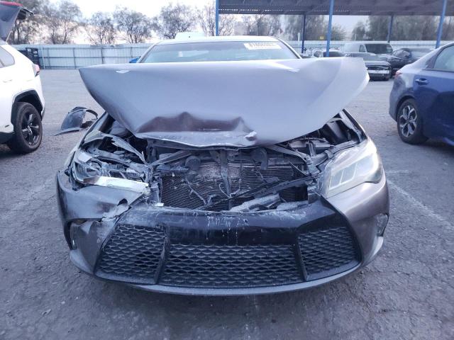 4T1BK1FK5FU564807 - 2015 TOYOTA CAMRY XSE SILVER photo 5