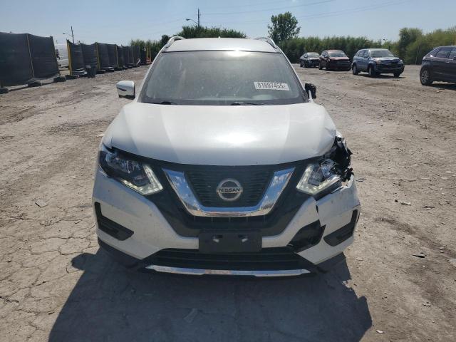 KNMAT2MV4JP559623 - 2018 NISSAN ROGUE S WHITE photo 5