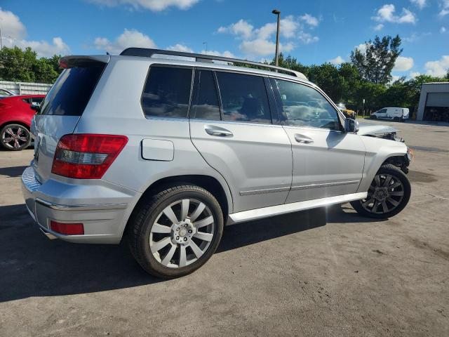 WDCGG5GB4AF515008 - 2010 MERCEDES-BENZ GLK 350 SILVER photo 3