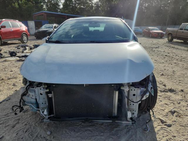 5YFEPMAE5MP255547 - 2021 TOYOTA COROLLA LE Biały zdjęcie 5