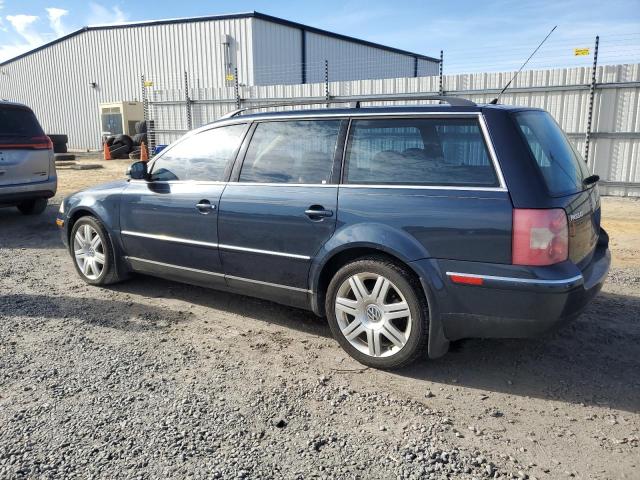 WVWCE63B25E105695 - 2005 VOLKSWAGEN PASSAT GLS TDI BLUE photo 2