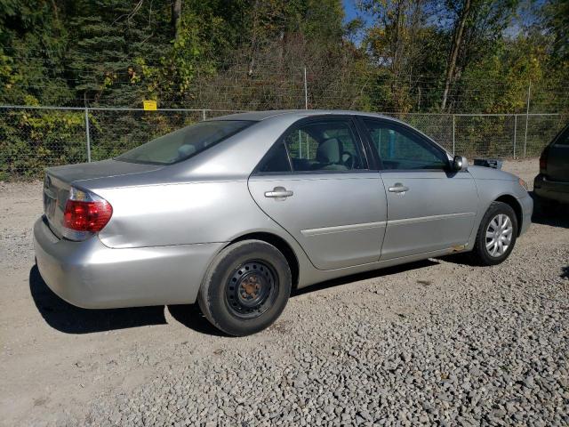 4T1BE32K95U584680 - 2005 TOYOTA CAMRY LE SILVER photo 3