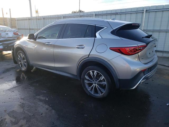 SJKCH5CRXHA014780 - 2017 INFINITI QX30 BASE SILVER photo 2