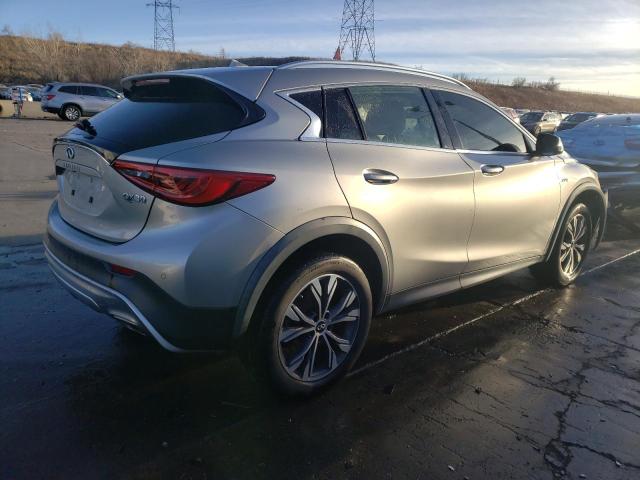 SJKCH5CRXHA014780 - 2017 INFINITI QX30 BASE SILVER photo 3