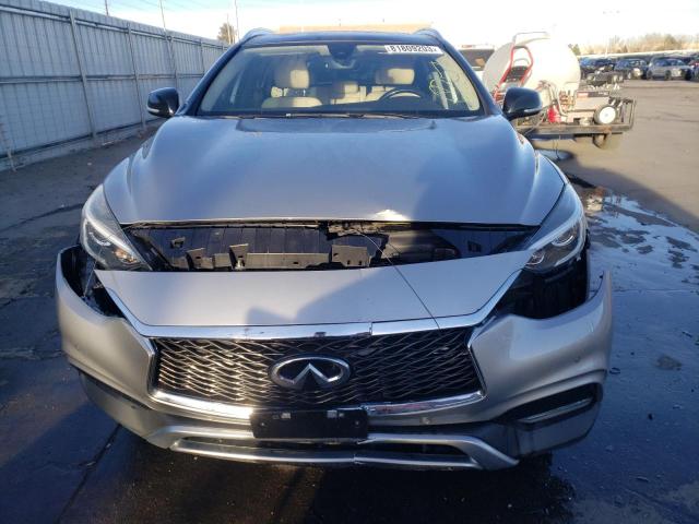 SJKCH5CRXHA014780 - 2017 INFINITI QX30 BASE SILVER photo 5