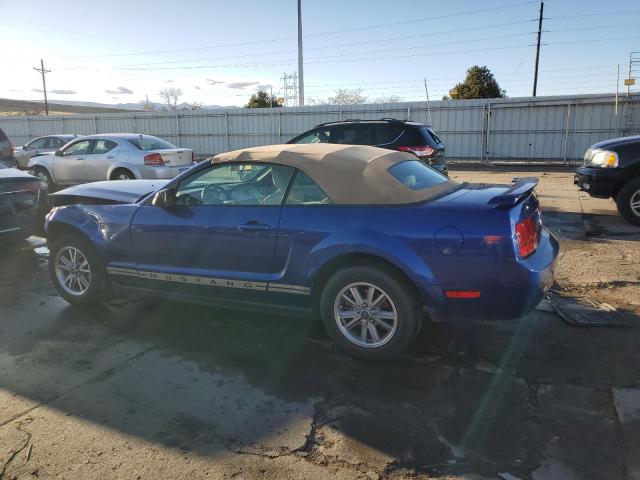 1ZVFT84N955203627 - 2005 FORD MUSTANG BLUE photo 2