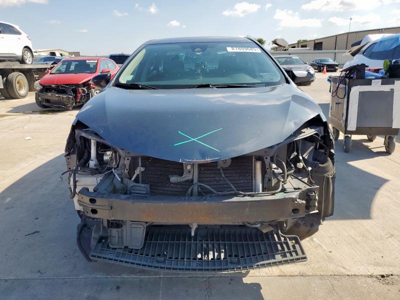 5YFBURHE3HP577592 - 2017 TOYOTA COROLLA L BLUE photo 5