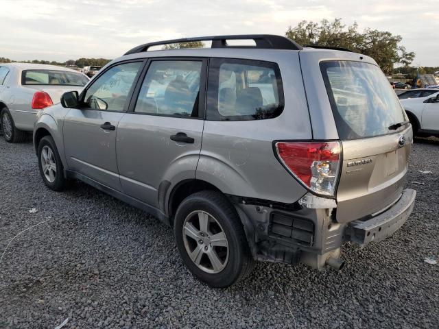 JF2SHABC2BH780944 - 2011 SUBARU FORESTER 2.5X GRAY photo 2