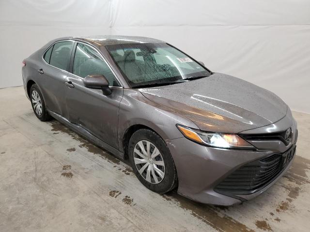 4T1B11HKXJU621446 - 2018 TOYOTA CAMRY L GRAY photo 4