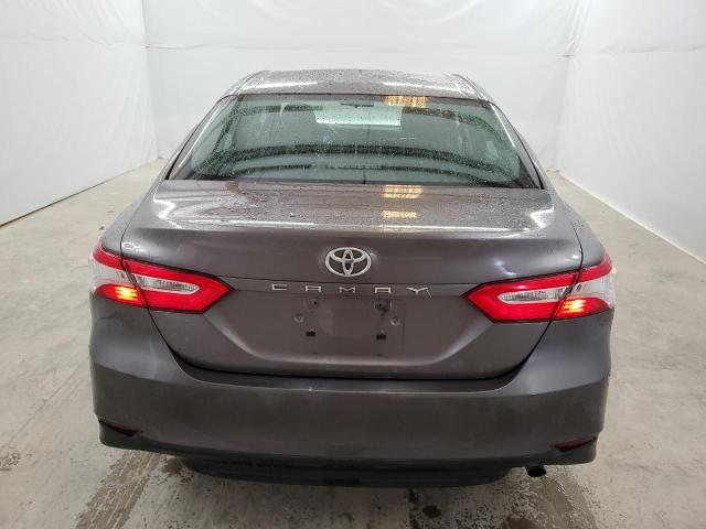 4T1B11HKXJU621446 - 2018 TOYOTA CAMRY L GRAY photo 6