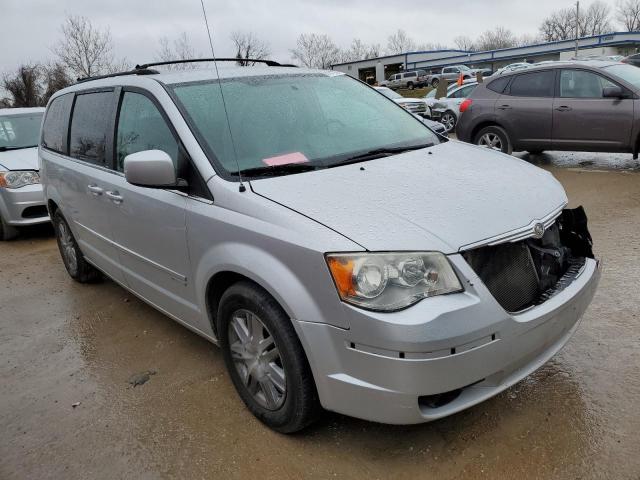 2A4RR5D17AR298688 - 2010 CHRYSLER TOWN & COU TOURING SILVER photo 4