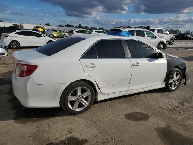 4T1BF1FK5DU675617 - 2013 TOYOTA CAMRY L WHITE photo 3