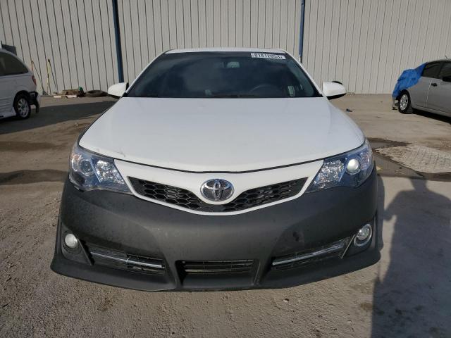 4T1BF1FK5DU675617 - 2013 TOYOTA CAMRY L WHITE photo 5