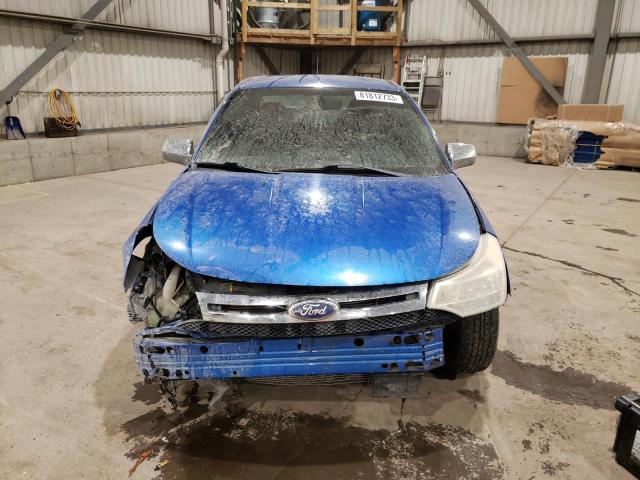 1FAHP3FN6BW154849 - 2011 FORD FOCUS SE BLUE photo 5