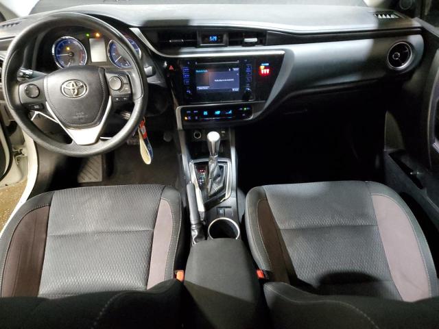 2T1BURHE8JC037838 - 2018 TOYOTA COROLLA L 白色 照片 8