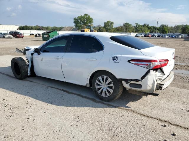 4T1B31HK3JU001211 - 2018 TOYOTA CAMRY LE WHITE photo 2