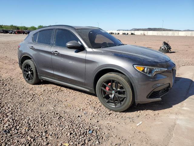 ZASFAKNNXJ7B99839 - 2018 ALFA ROMEO STELVIO TI SPORT GRAY photo 4