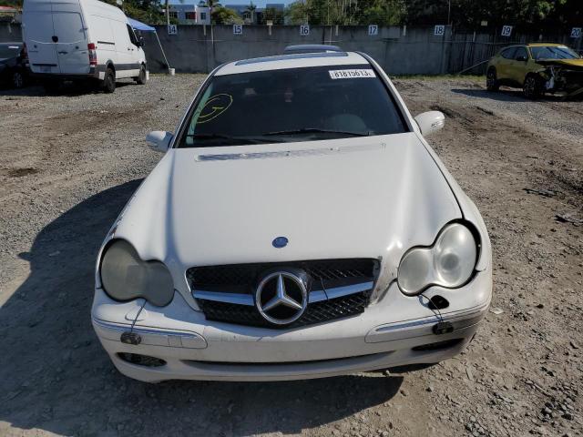 WDBRF61J02E005221 - 2002 MERCEDES-BENZ C 240 WHITE photo 5