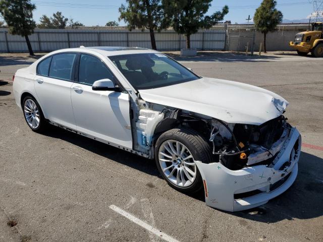 WBAYA8C52DD227658 - 2013 BMW 750 I Белый фото 4