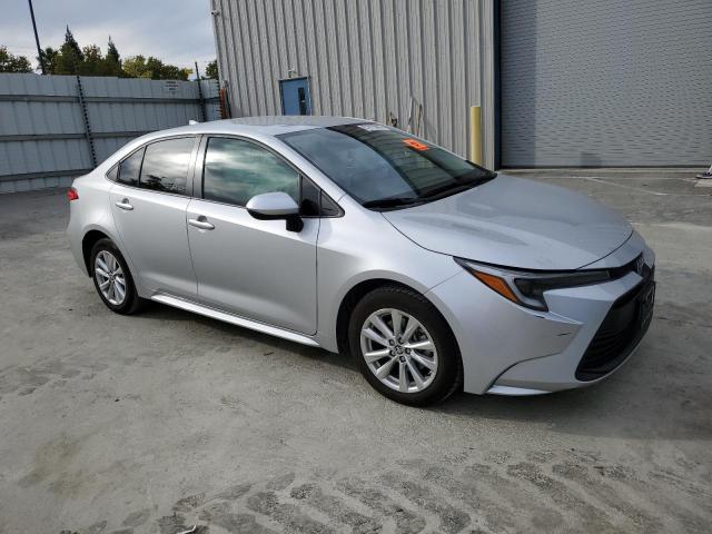 JTDBCMFE6R3051170 - 2024 TOYOTA COROLLA LE SILVER photo 4