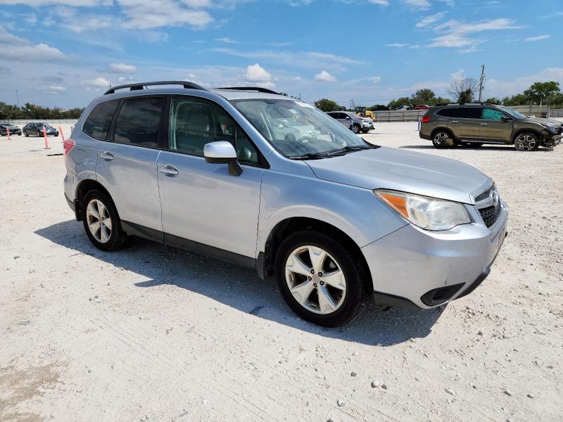 JF2SJAFC4FH570009 - 2015 SUBARU FORESTER 2.5I PREMIUM SILVER photo 4