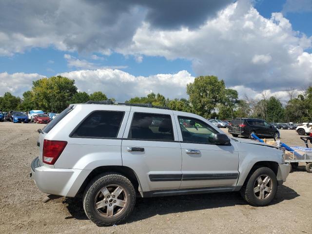 1J4HR48N65C688652 - 2005 JEEP GRAND CHER LAREDO SILVER photo 3
